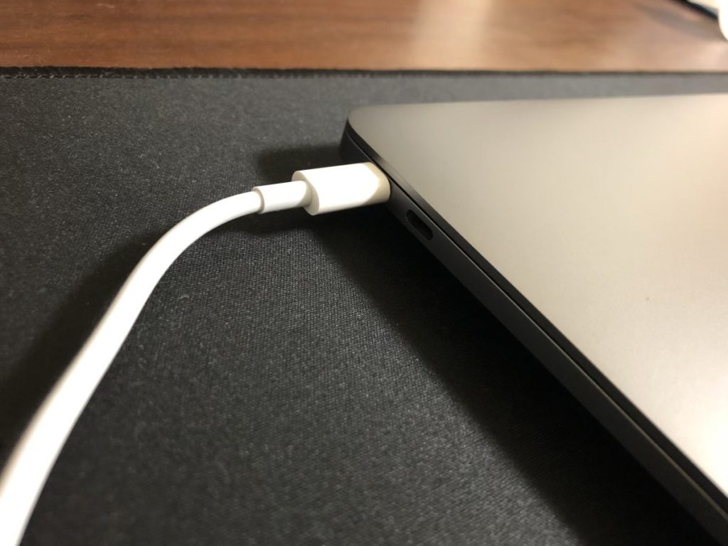 MacBook AirのUSB端子